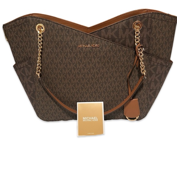 Beautiful Michael Kors Jet Set Tote - Picture 3 of 8